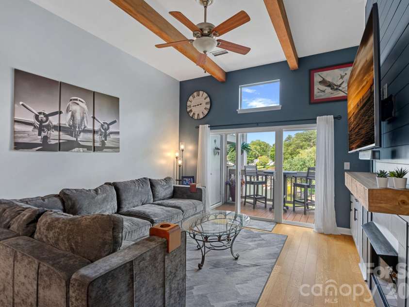 103 Pier 33 Drive, Mooresville, NC 28117.  MLS# CAR4403994, YatesRealty ID 54037. Spacious Living Space- Great for Entertaining