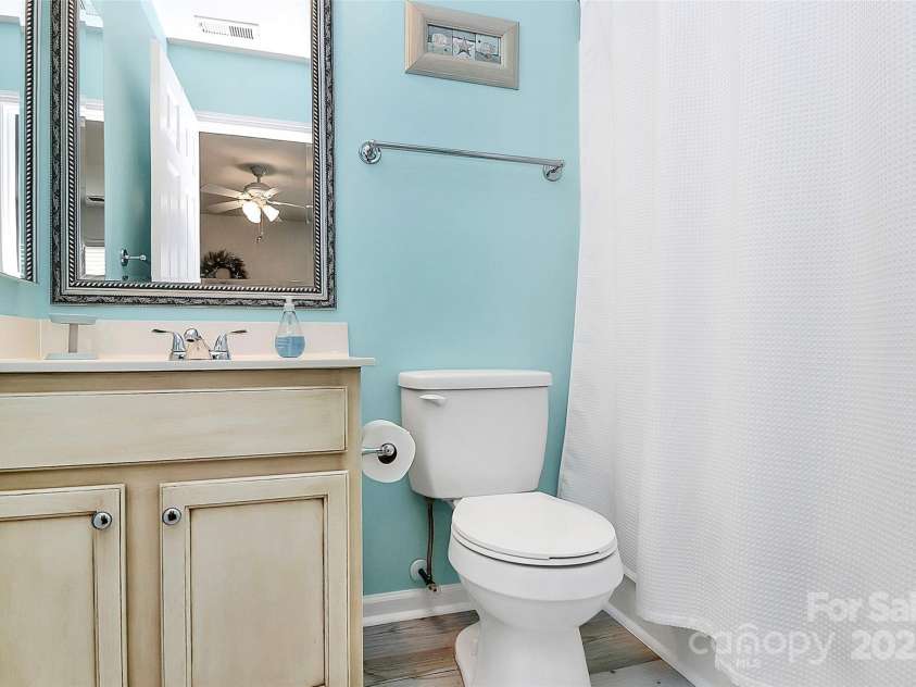 4086 Buckingham Drive, Fort Mill, SC 29707.  MLS# CAR4243764, YatesRealty ID 5404. Full bath attached to 2nd secondary bedroom on upper level