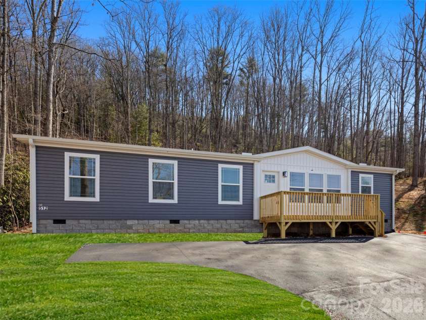 512 Hutch Mountain Road, Fletcher, NC 28732.  MLS# CAR4356191, YatesRealty ID 5404. 