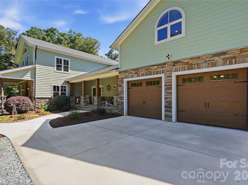 317 Windmill Lane, Waxhaw, NC 28173.  MLS# CAR4429362, YatesRealty ID 54041. 
