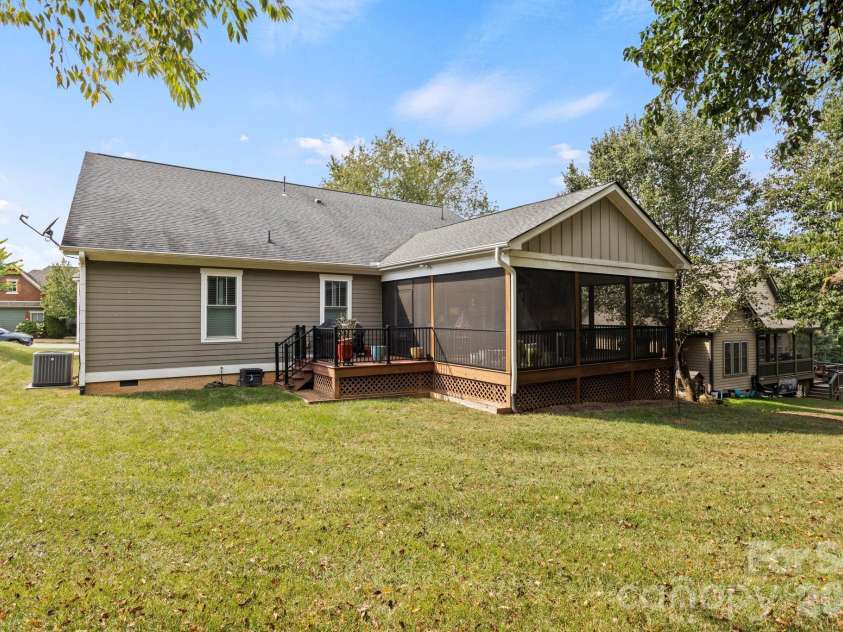 100 Barnrock Drive, Mills River, NC 28759.  MLS# CAR4429415, YatesRealty ID 54043. 