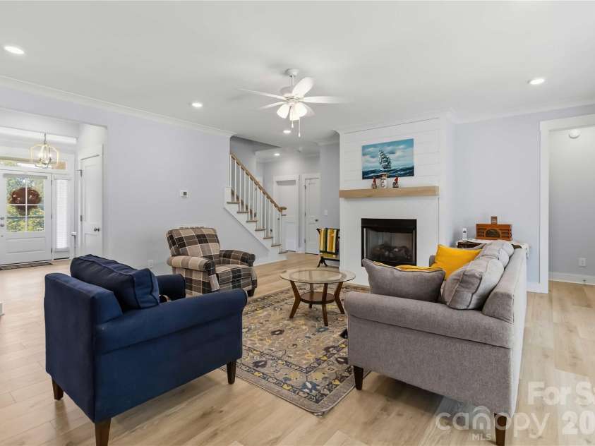 418 Kingsburry Road, Clover, SC 29710.  MLS# CAR4429491, YatesRealty ID 54044. 