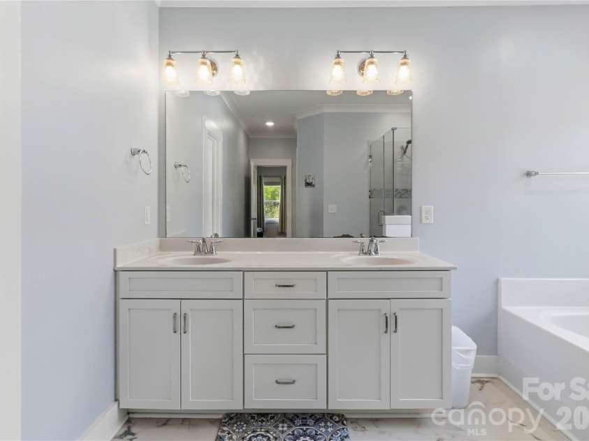 418 Kingsburry Road, Clover, SC 29710.  MLS# CAR4429491, YatesRealty ID 54044. 
