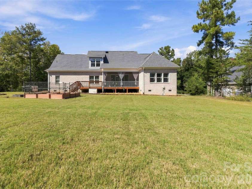 418 Kingsburry Road, Clover, SC 29710.  MLS# CAR4429491, YatesRealty ID 54044. 
