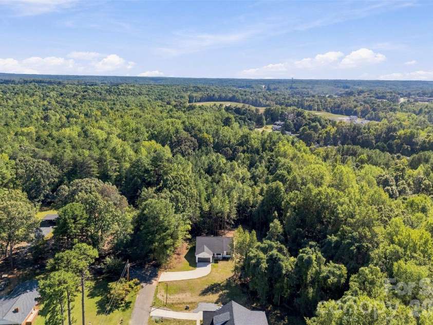 152 Mccarver Road, Gastonia, NC 28056.  MLS# CAR4424843, YatesRealty ID 54046. 