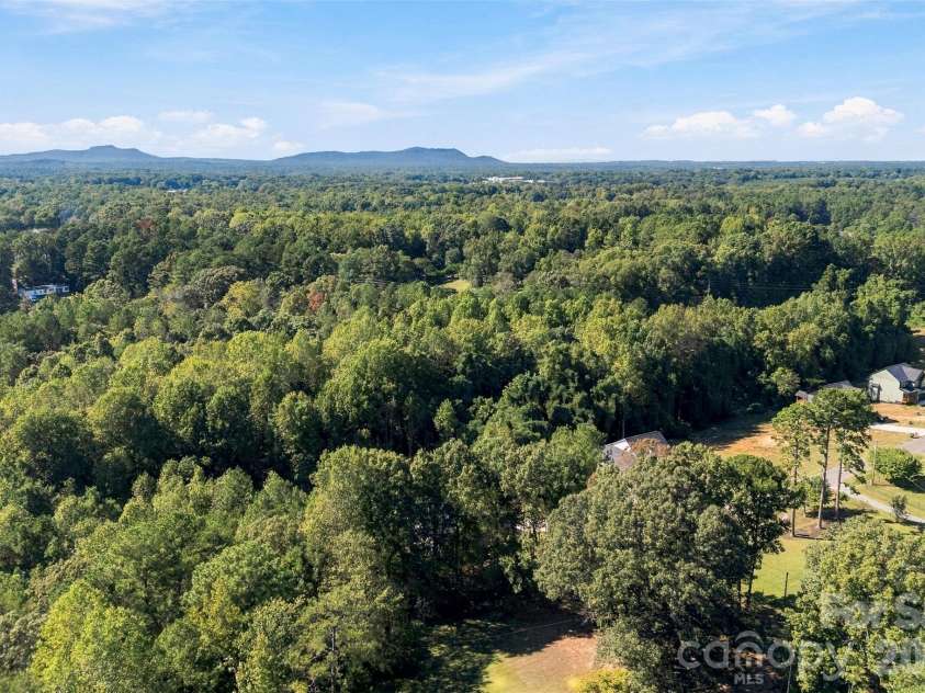 152 Mccarver Road, Gastonia, NC 28056.  MLS# CAR4424843, YatesRealty ID 54046. 