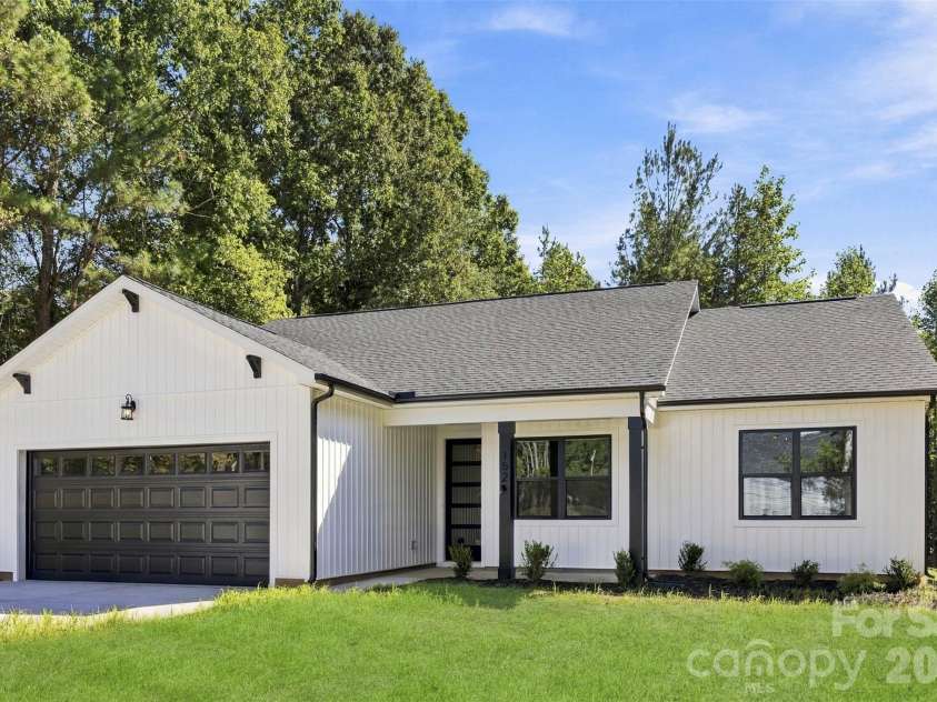 152 Mccarver Road, Gastonia, NC 28056.  MLS# CAR4424843, YatesRealty ID 54046. Virtual Grass