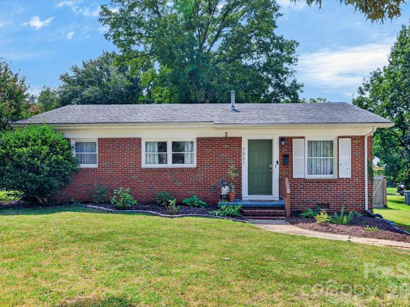 3857 Whitehall Drive, Charlotte, NC 28208.  MLS# CAR4430145, YatesRealty ID 54047. 