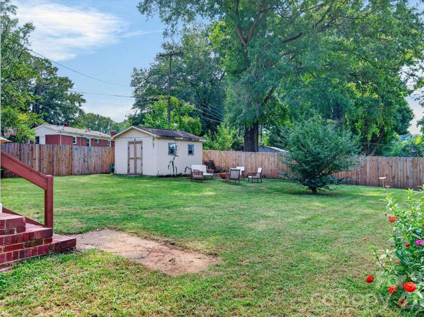 3857 Whitehall Drive, Charlotte, NC 28208.  MLS# CAR4430145, YatesRealty ID 54047. 