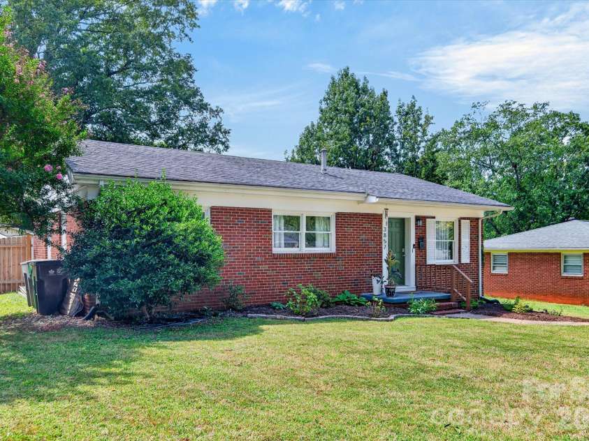 3857 Whitehall Drive, Charlotte, NC 28208.  MLS# CAR4430145, YatesRealty ID 54047. 
