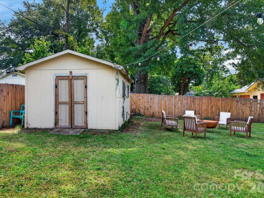 3857 Whitehall Drive, Charlotte, NC 28208.  MLS# CAR4430145, YatesRealty ID 54047. 