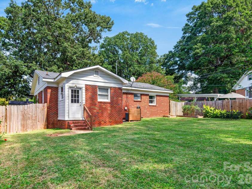 3857 Whitehall Drive, Charlotte, NC 28208.  MLS# CAR4430145, YatesRealty ID 54047. 