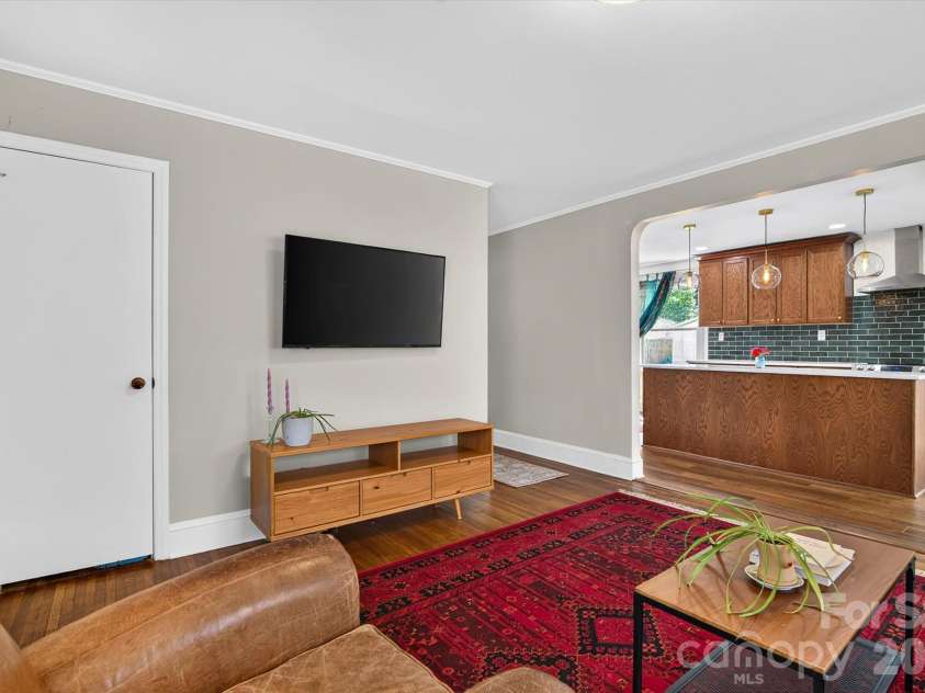 3857 Whitehall Drive, Charlotte, NC 28208.  MLS# CAR4430145, YatesRealty ID 54047. 