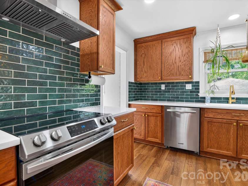 3857 Whitehall Drive, Charlotte, NC 28208.  MLS# CAR4430145, YatesRealty ID 54047. 