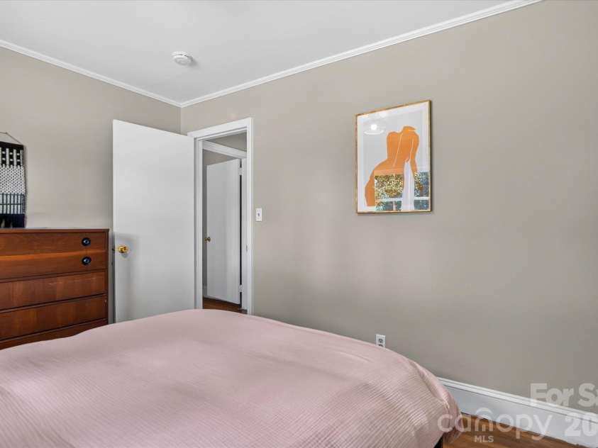 3857 Whitehall Drive, Charlotte, NC 28208.  MLS# CAR4430145, YatesRealty ID 54047. 