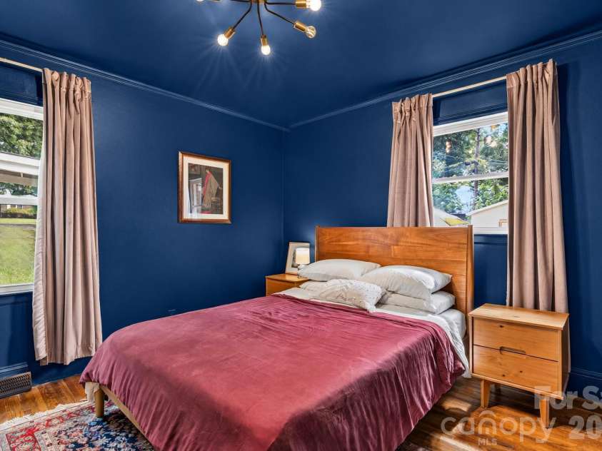 3857 Whitehall Drive, Charlotte, NC 28208.  MLS# CAR4430145, YatesRealty ID 54047. 