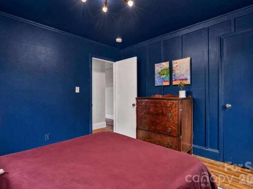 3857 Whitehall Drive, Charlotte, NC 28208.  MLS# CAR4430145, YatesRealty ID 54047. 
