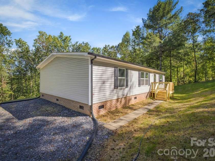 3065 Joshua Trail, Lenoir, NC 28645.  MLS# CAR4426454, YatesRealty ID 54048. 