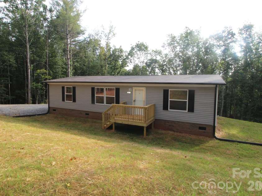 3065 Joshua Trail, Lenoir, NC 28645.  MLS# CAR4426454, YatesRealty ID 54048. 