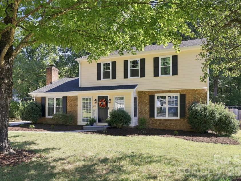 603 Winter Wood Drive, Matthews, NC 28105.  MLS# CAR4430174, YatesRealty ID 54050. 
