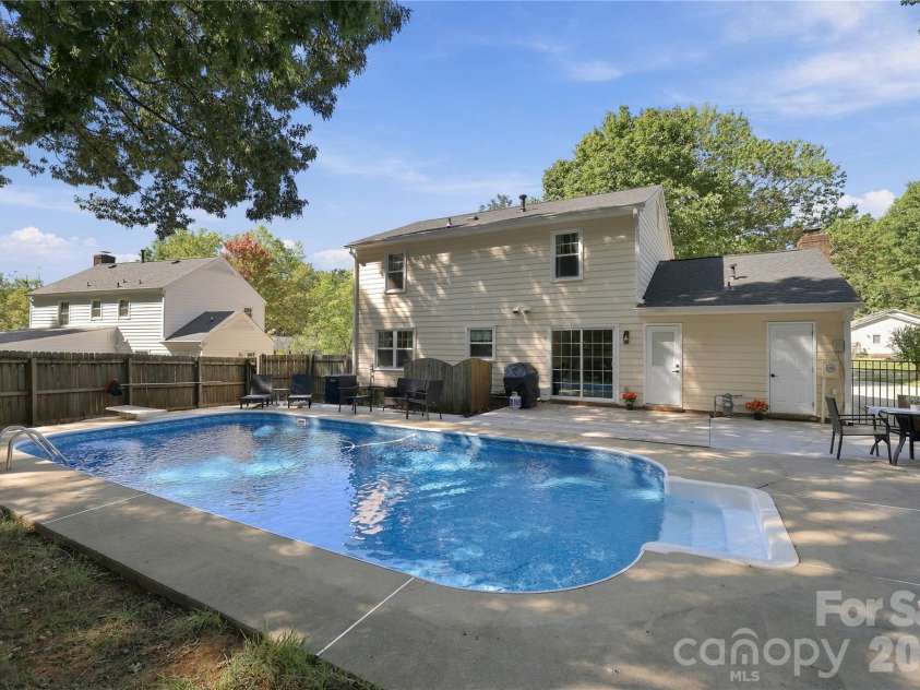603 Winter Wood Drive, Matthews, NC 28105.  MLS# CAR4430174, YatesRealty ID 54050. 