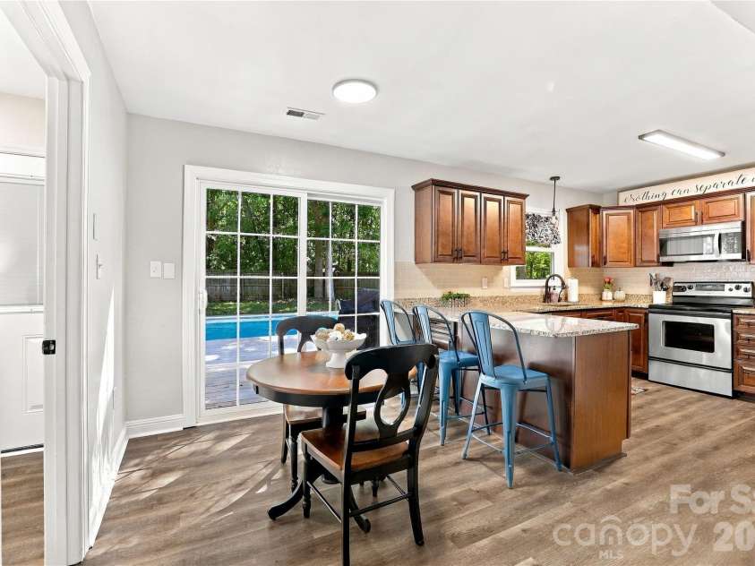 603 Winter Wood Drive, Matthews, NC 28105.  MLS# CAR4430174, YatesRealty ID 54050. 