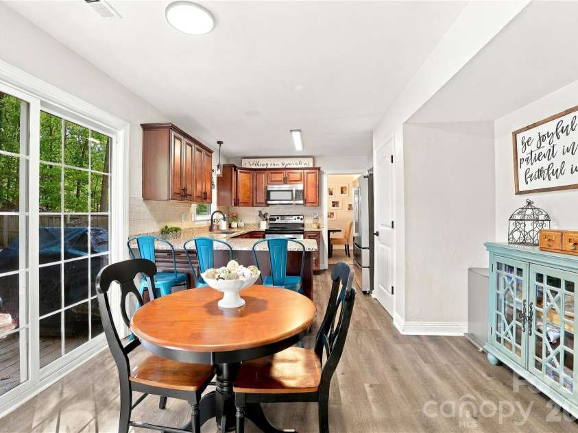 603 Winter Wood Drive, Matthews, NC 28105.  MLS# CAR4430174, YatesRealty ID 54050. 