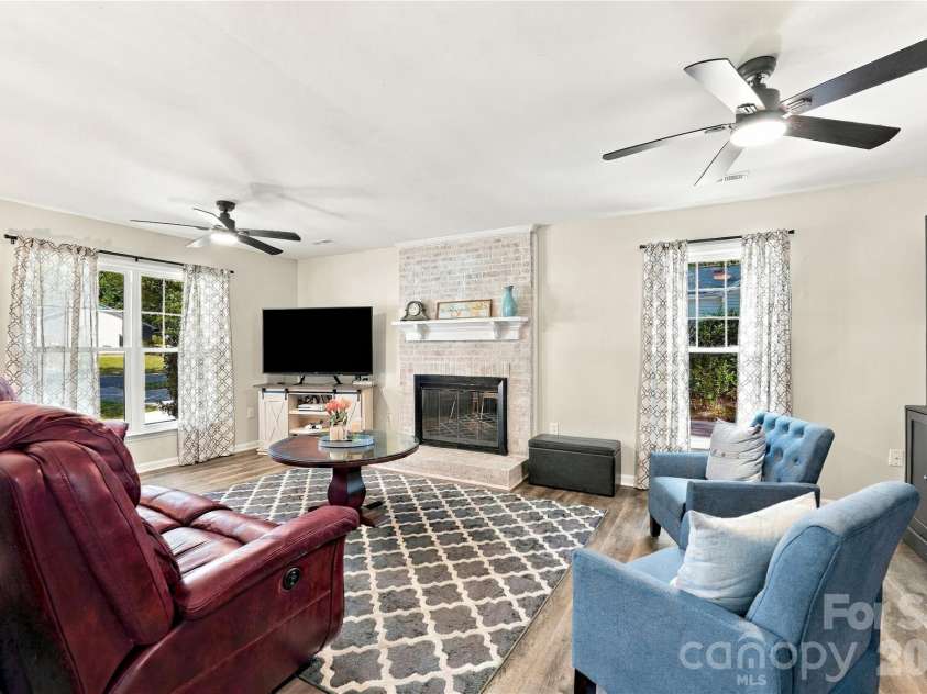603 Winter Wood Drive, Matthews, NC 28105.  MLS# CAR4430174, YatesRealty ID 54050. 
