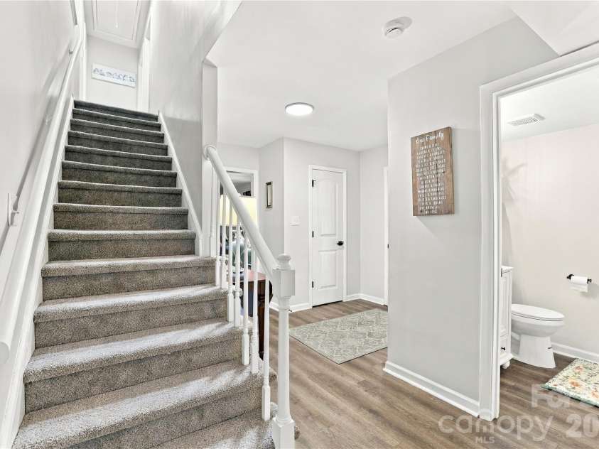 603 Winter Wood Drive, Matthews, NC 28105.  MLS# CAR4430174, YatesRealty ID 54050. 