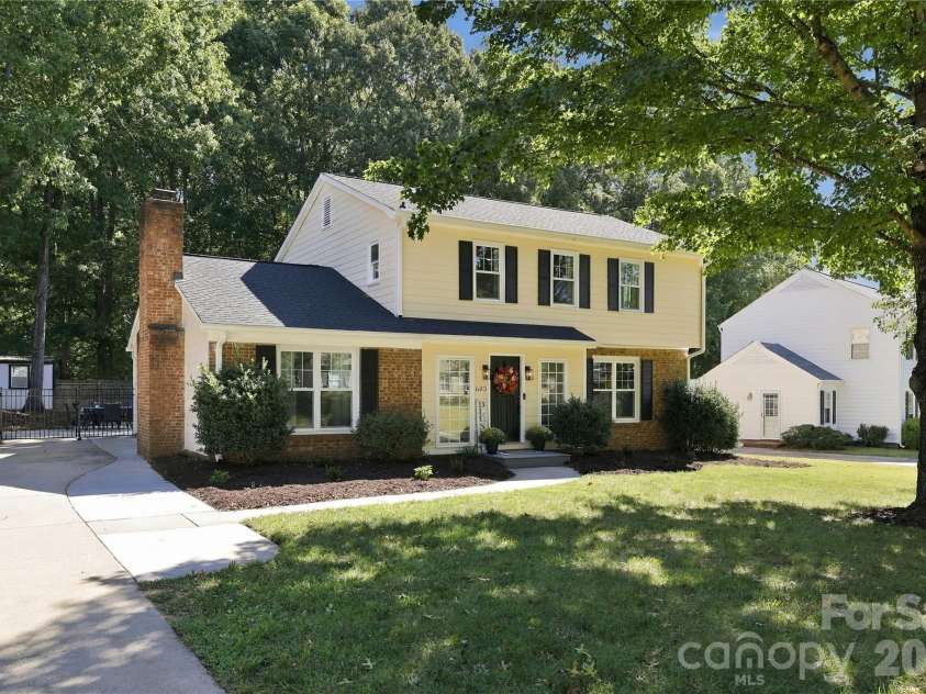 603 Winter Wood Drive, Matthews, NC 28105.  MLS# CAR4430174, YatesRealty ID 54050. 