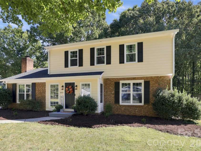 603 Winter Wood Drive, Matthews, NC 28105.  MLS# CAR4430174, YatesRealty ID 54050. 