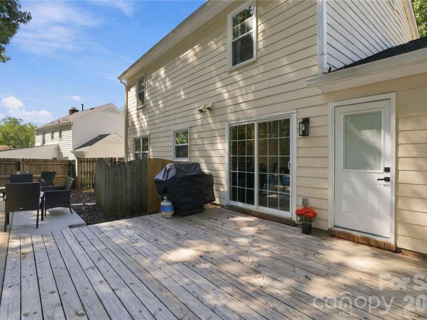 603 Winter Wood Drive, Matthews, NC 28105.  MLS# CAR4430174, YatesRealty ID 54050. 