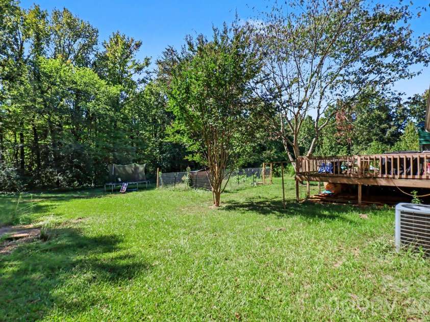 198 Smith Clemmer Road, Mount Holly, NC 28120.  MLS# CAR4417179, YatesRealty ID 54051. 