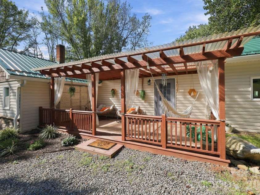 16 Warren Creek Road, Candler, NC 28715.  MLS# CAR4427483, YatesRealty ID 54052. 