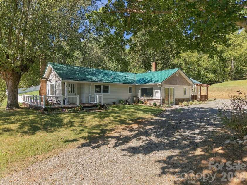 16 Warren Creek Road, Candler, NC 28715.  MLS# CAR4427483, YatesRealty ID 54052. 