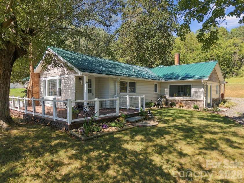 16 Warren Creek Road, Candler, NC 28715.  MLS# CAR4427483, YatesRealty ID 54052. 