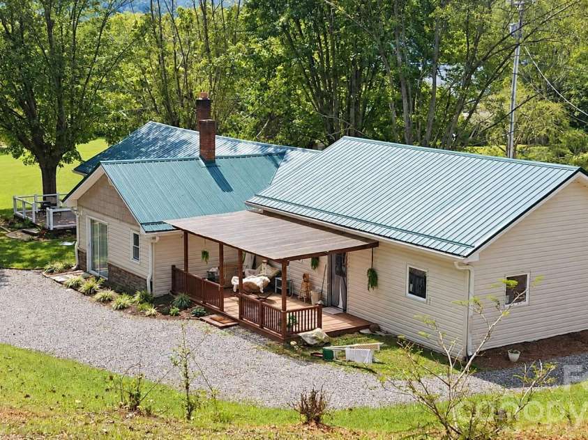 16 Warren Creek Road, Candler, NC 28715.  MLS# CAR4427483, YatesRealty ID 54052. 