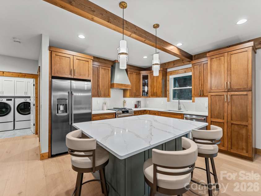 15 Moytoy Lane, Brevard, NC 28712.  MLS# CAR4429647, YatesRealty ID 54054. 