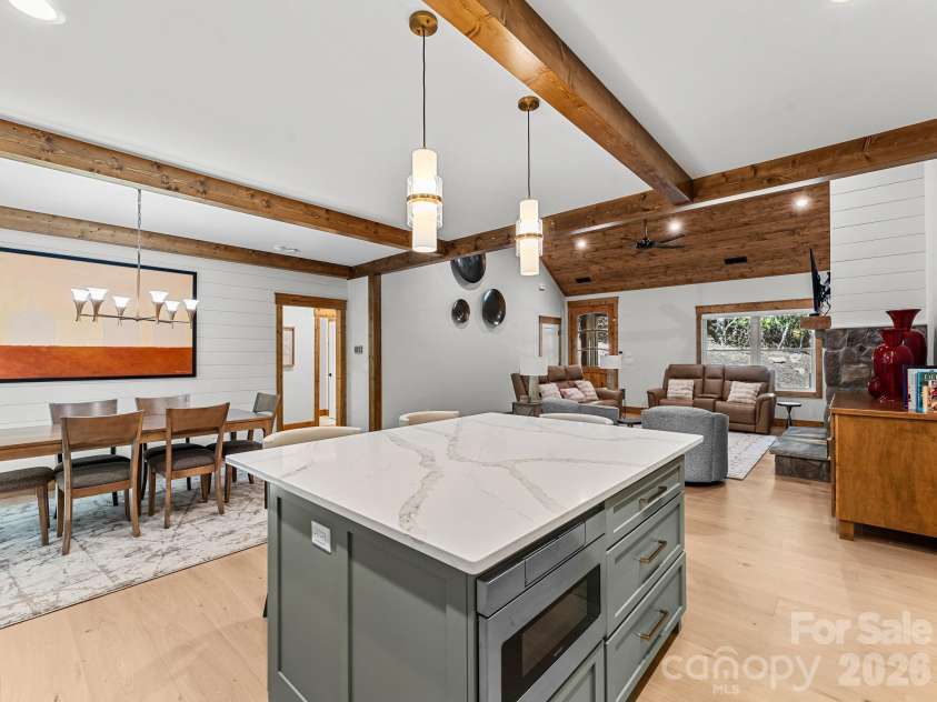 15 Moytoy Lane, Brevard, NC 28712.  MLS# CAR4429647, YatesRealty ID 54054. 