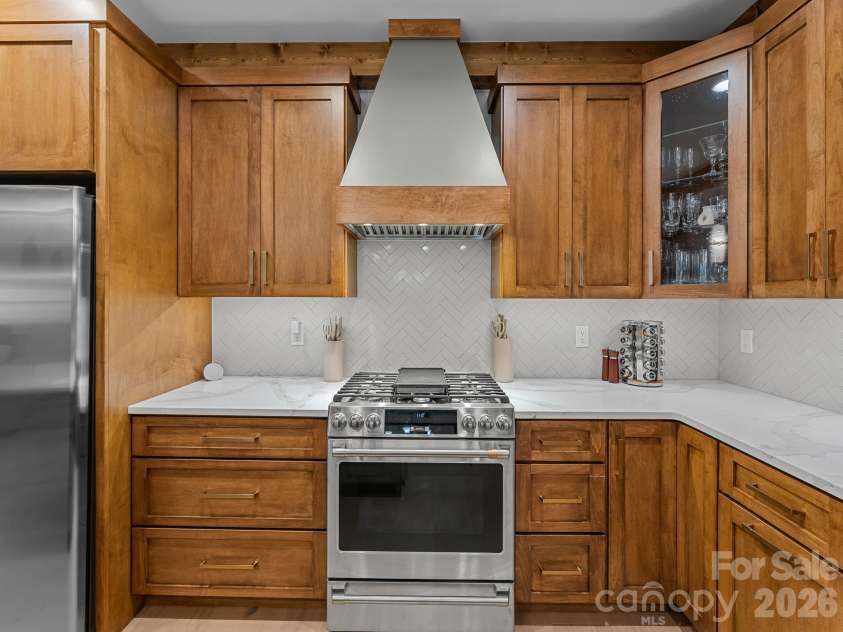 15 Moytoy Lane, Brevard, NC 28712.  MLS# CAR4429647, YatesRealty ID 54054. 