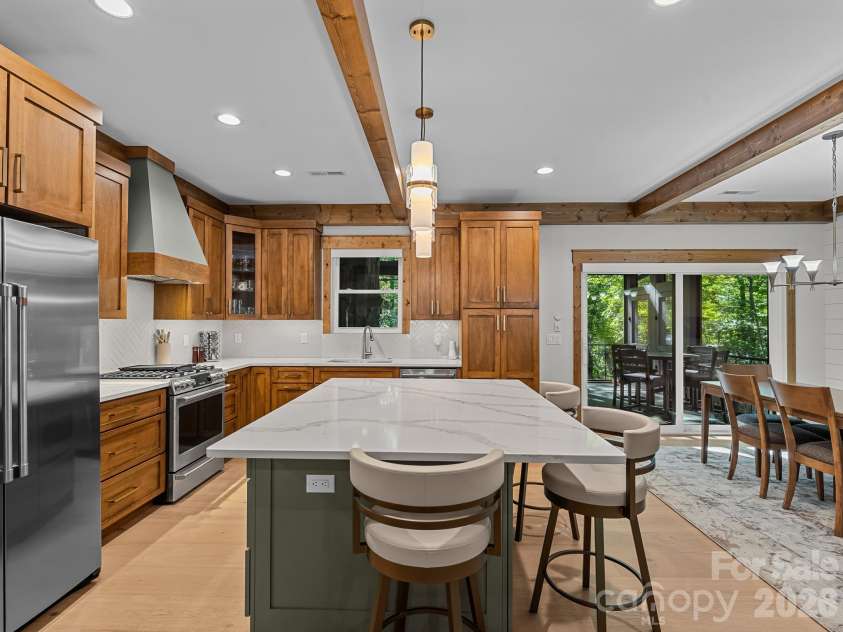 15 Moytoy Lane, Brevard, NC 28712.  MLS# CAR4429647, YatesRealty ID 54054. 