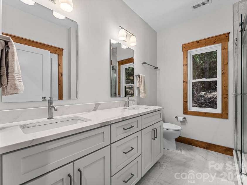 15 Moytoy Lane, Brevard, NC 28712.  MLS# CAR4429647, YatesRealty ID 54054. 