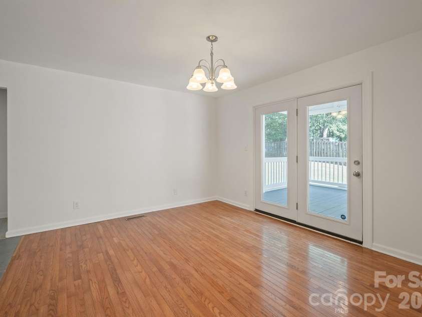 10111 Withers Road, Charlotte, NC 28278.  MLS# CAR4429841, YatesRealty ID 54055. Dining Room with Covered Porch Access