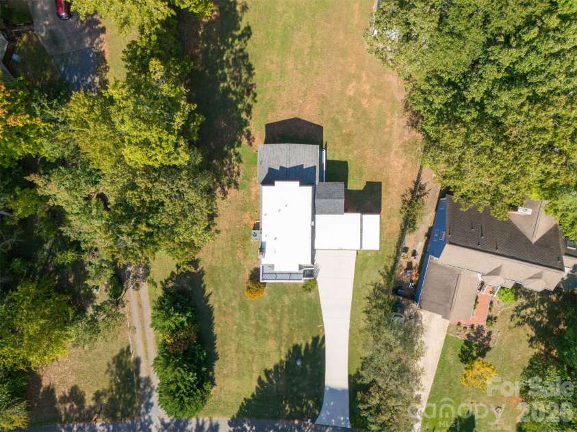 10111 Withers Road, Charlotte, NC 28278.  MLS# CAR4429841, YatesRealty ID 54055. Large 0.55 Acre Lott