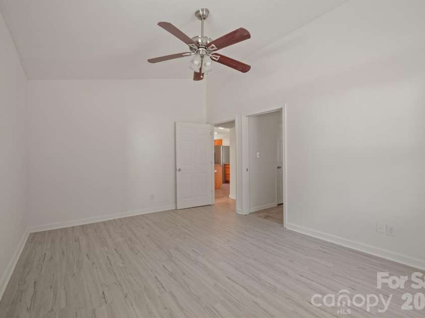 10111 Withers Road, Charlotte, NC 28278.  MLS# CAR4429841, YatesRealty ID 54055. Primary Bedroom on Main
