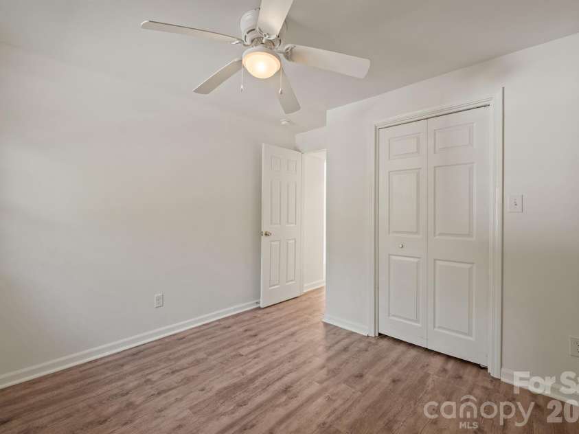 10111 Withers Road, Charlotte, NC 28278.  MLS# CAR4429841, YatesRealty ID 54055. Upstairs Bedroom 3