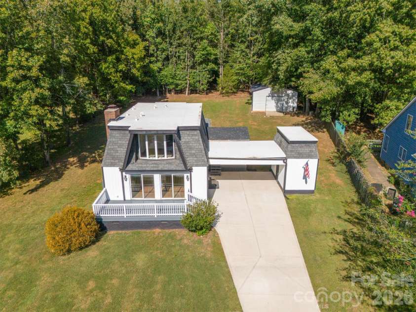 10111 Withers Road, Charlotte, NC 28278.  MLS# CAR4429841, YatesRealty ID 54055. Welcome to 10111 Withers Rd