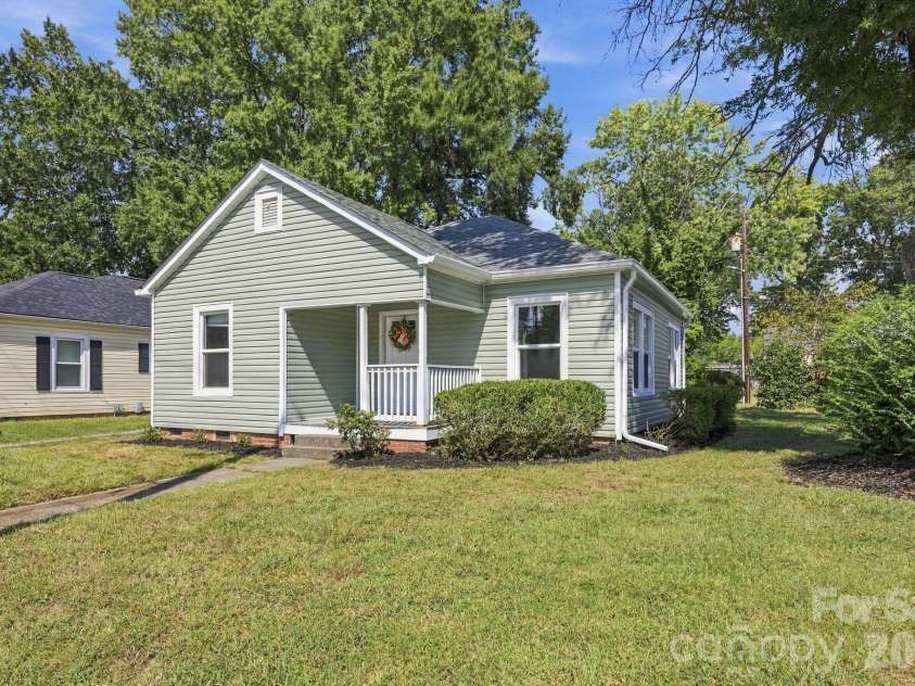 1006 C Street, Kannapolis, NC 28081.  MLS# CAR4430307, YatesRealty ID 54057. 