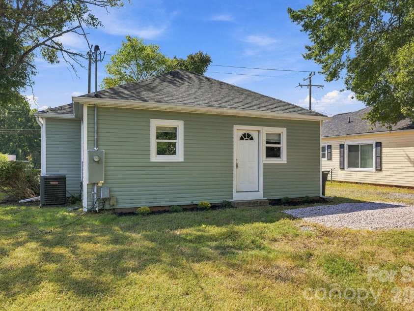 1006 C Street, Kannapolis, NC 28081.  MLS# CAR4430307, YatesRealty ID 54057. 