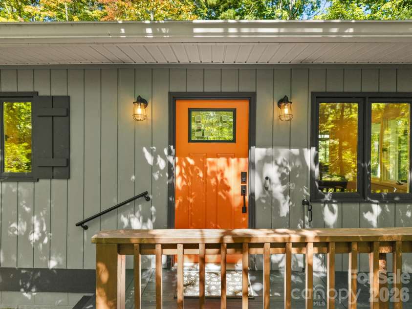 1238 Soquili Drive, Brevard, NC 28712.  MLS# CAR4422481, YatesRealty ID 54058. 